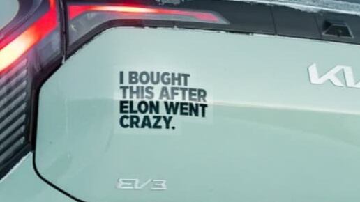 Kia se burla de Elon Musk en campaña publicitaria