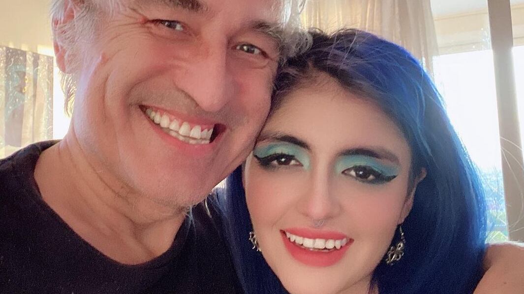 Jorge González y su actual pareja.