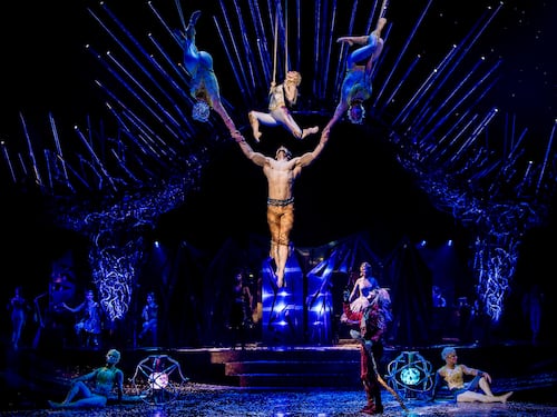 “Alegría” para celebrar los 20 años de su primer espectáculo en Chile: Cirque du Soleil vuelve al país con una reinterpretación de su show más icónico