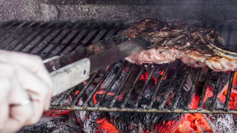 “Es jugar con fuego literalmente”: Ministro de Agricultura sobre el riesgo de los asados al aire libre en días de calor