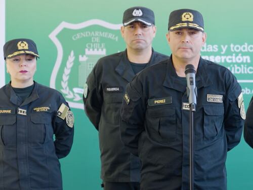 Gendarmería sancionará “con máximo rigor” a funcionarios que puedan estar involucrados en asado con alcohol realizado por internos en Santiago 1