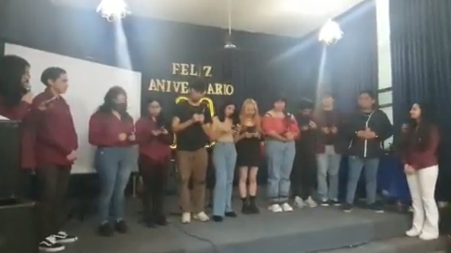 Hugo Gutiérrez comparte video de jóvenes realizando juramento y prometiendo dar la vida.
