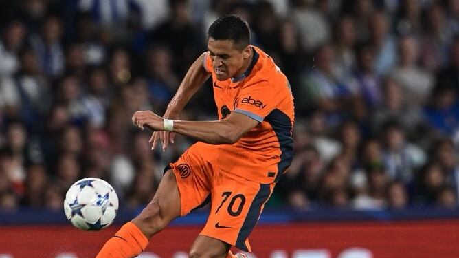 El delantero chileno ingresó en el segundo tiempo y participó en la jugada del empate de Inter de Milán en su visita a la Real Sociedad.