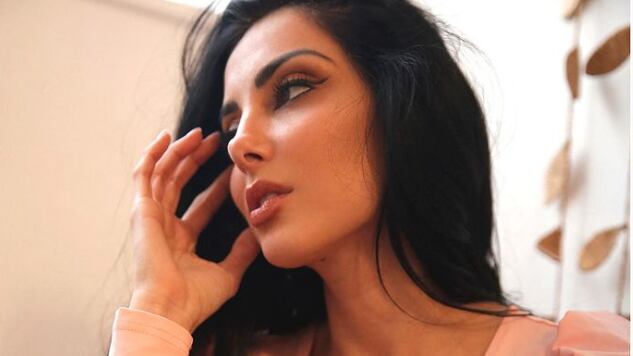 Flavia Medina tiene orden de detención por funar clínica dental y realizar amenazas .