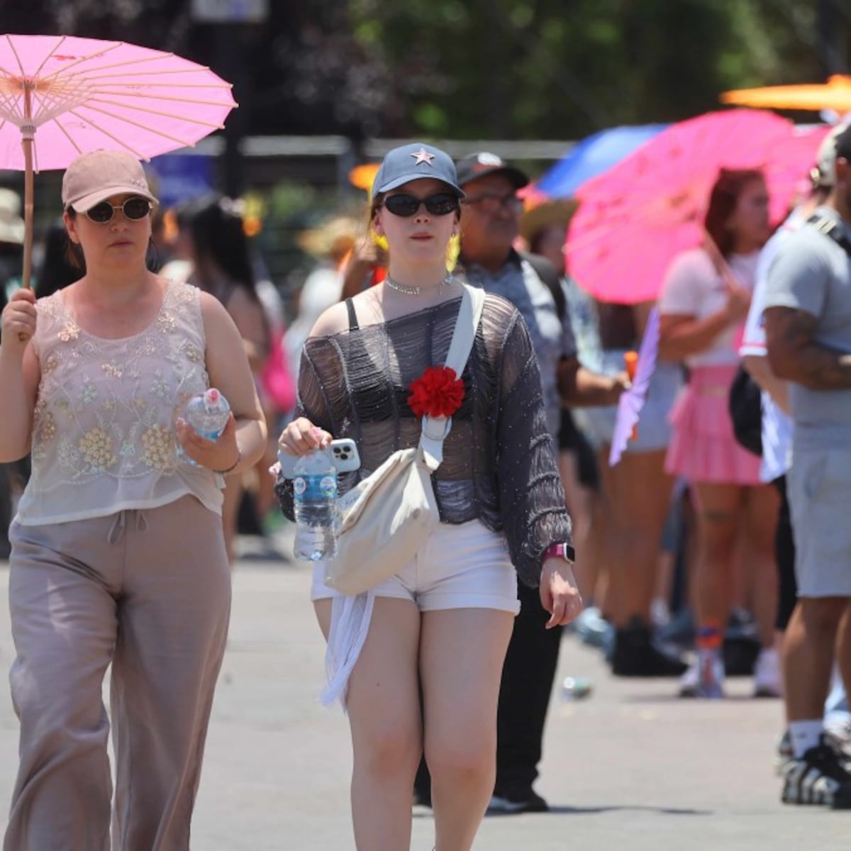 Alerta Roja: Calor extremo en Región Metropolitana, máximas de 36 °C Alerta Roja: Calor extremo en Región Metropolitana, máximas de 36 °C