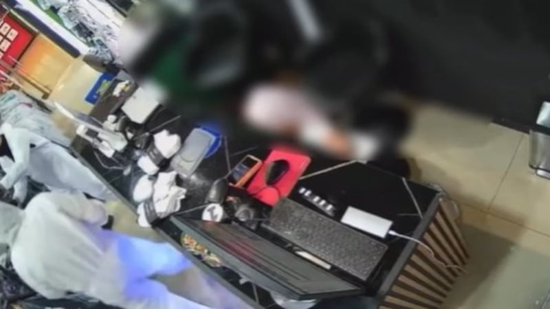 Violento asalto en mall de Maipú: banda con overoles blancos realizó disparos y sembró el pánico entre clientes