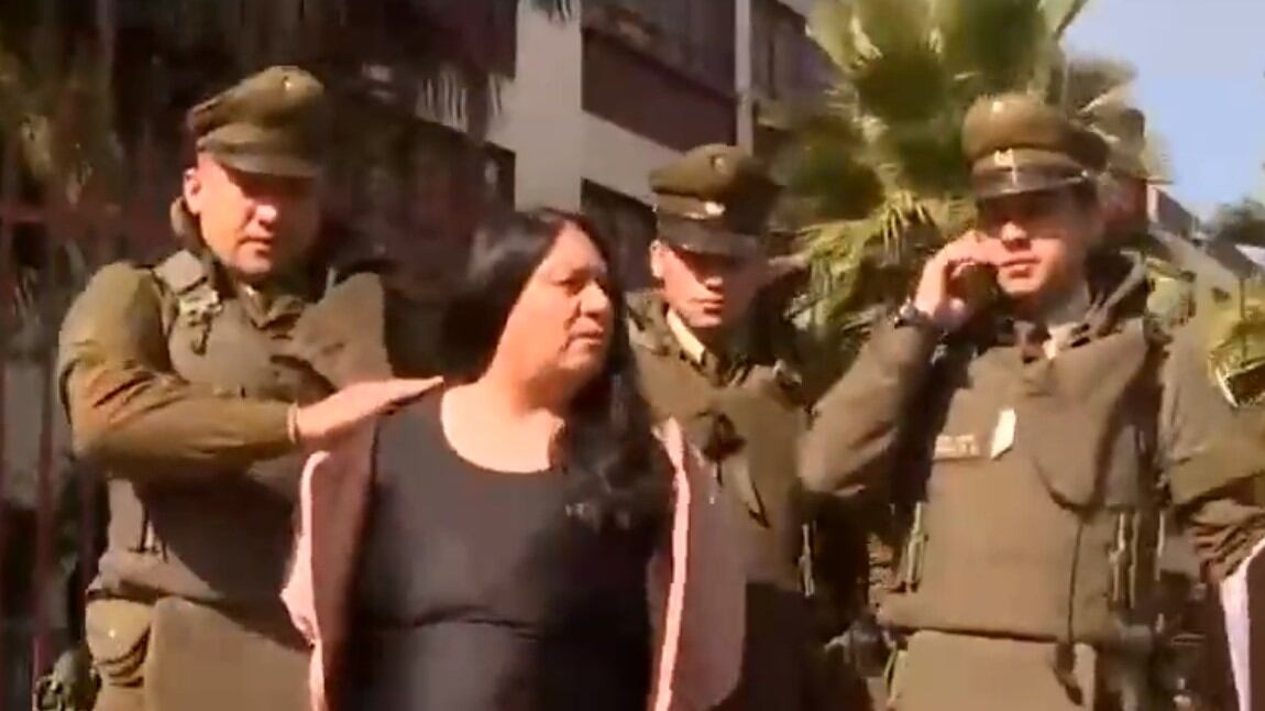 mujer votante detenida
