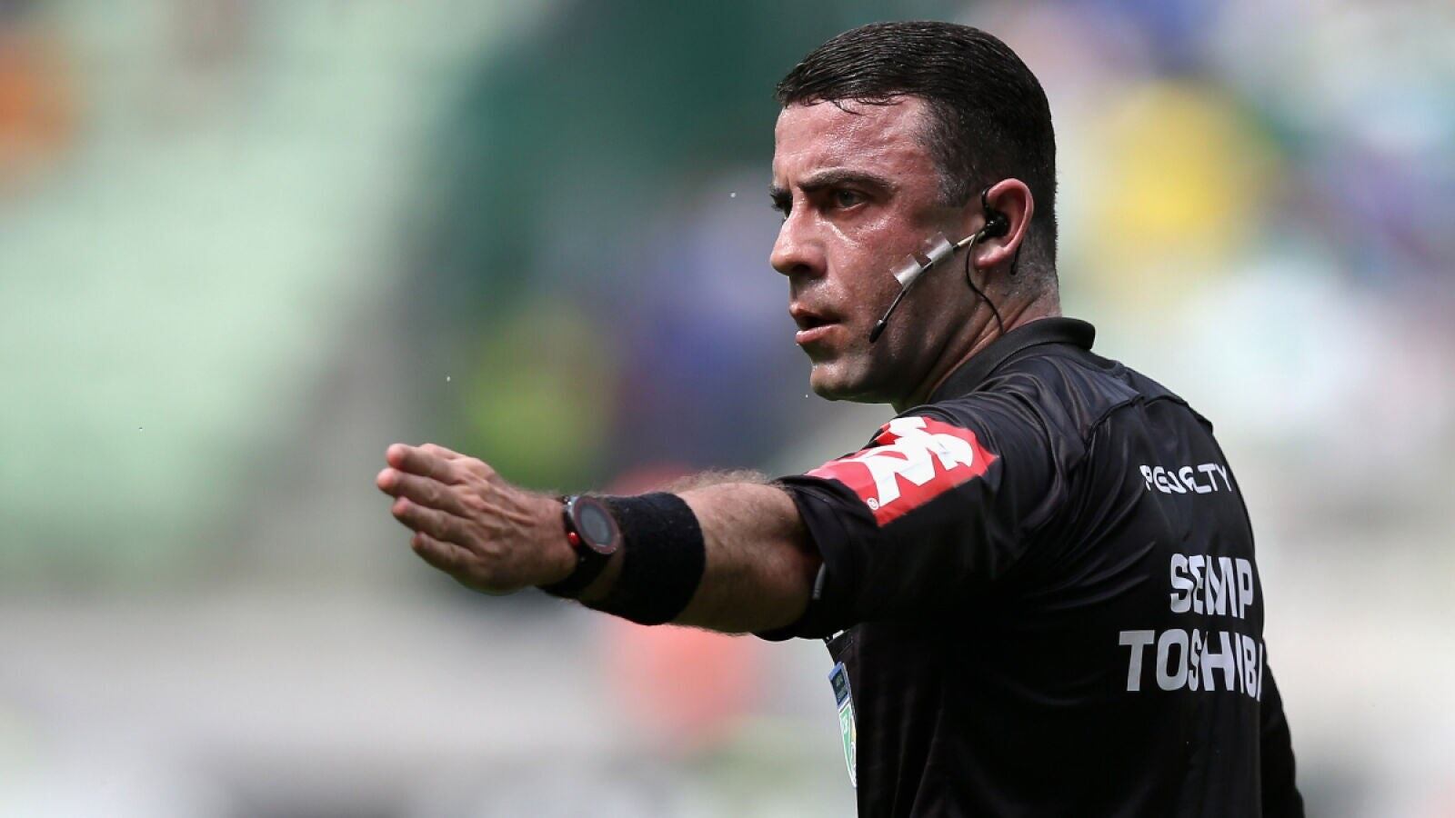 El arbitro brasileño quiere ser un ejemplo.