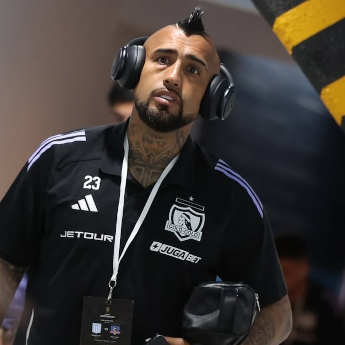 Arturo Vidal responde a críticos con arte urbano Arturo Vidal responde a críticos con arte urbano