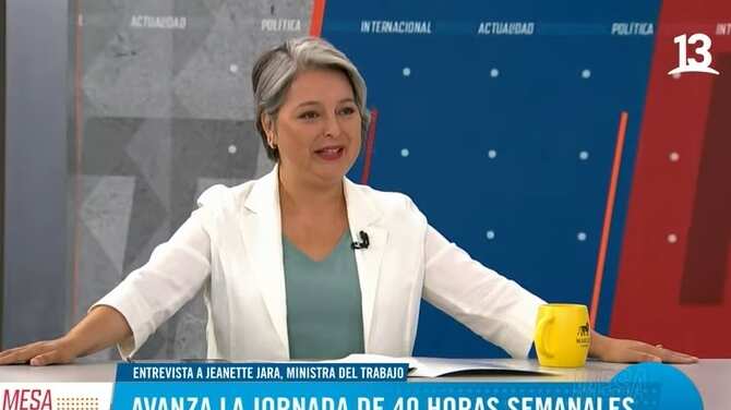 La Ministra del Trabajo y Previsión Social, Jeannette Jara, fue entrevistada esta mañana en el programa "Mesa Central", donde habló de la reforma por las 40 horas de trabajo y la crisis de las AFP.