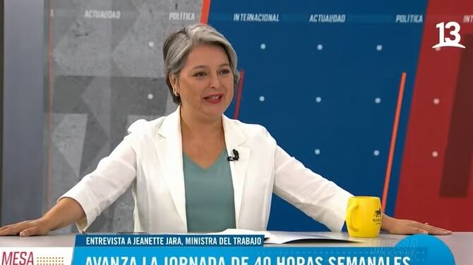 La Ministra del Trabajo y Previsión Social, Jeannette Jara, fue entrevistada esta mañana en el programa "Mesa Central", donde habló de la reforma por las 40 horas de trabajo y la crisis de las AFP.