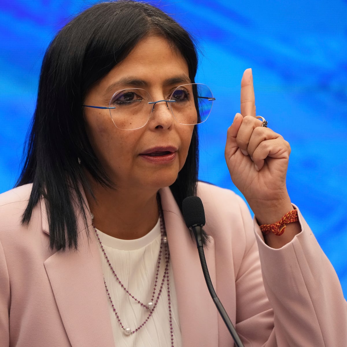 Presidenta interina de Venezuela dispuesta a colaborar con Trump Presidenta interina de Venezuela dispuesta a colaborar con Trump