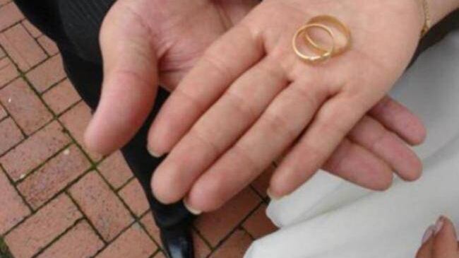 Matrimonio con golpiza.