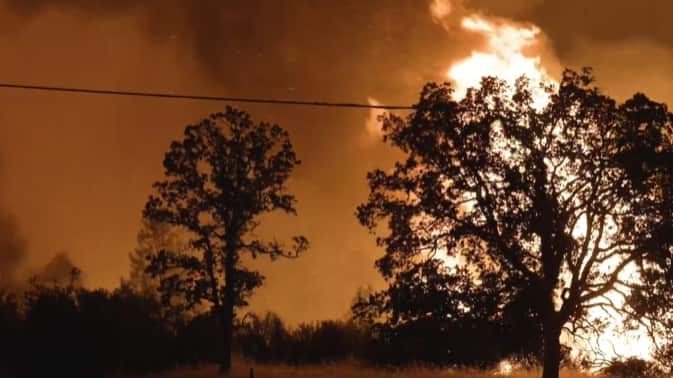 Emergencia en California: Ya son más de 150.000 evacuados por voraces incendios.