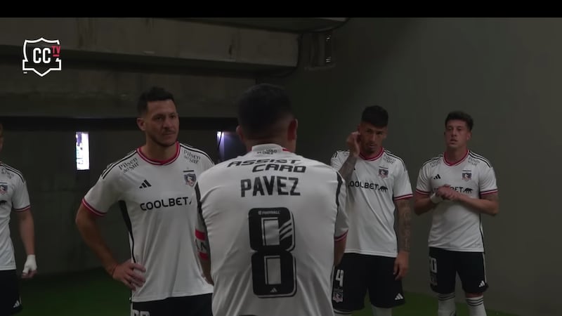 “Larrivey tiene 40 años... lo vamos a hacer cag...”: la charla técnica en estado puro de Esteban Pavez en Colo Colo