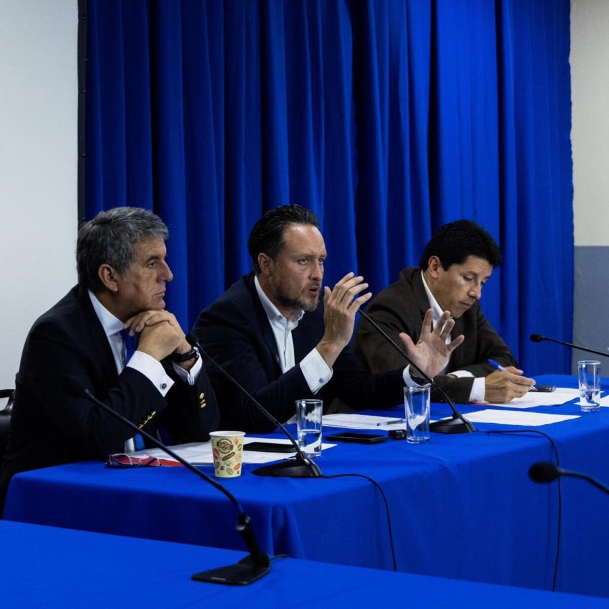 Autoridades y trabajadores de Los Lagos definen futuro del Plan Salmón a 50 años Autoridades y trabajadores de Los Lagos definen futuro del Plan Salmón a 50 años