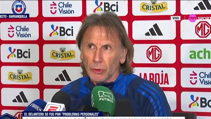 El técnico de la selección insistió en que el jugador de Colo Colo no habló directamente con él para pedir su marginación de la Roja por problemas familiares.