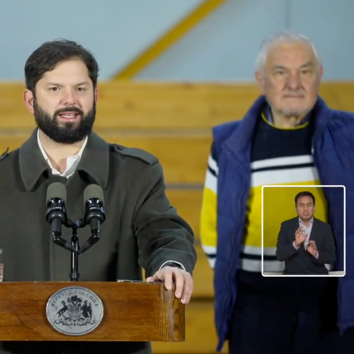 Presidente Boric vota en Punta Arenas y llama a la unidad del progresismo Presidente Boric vota en Punta Arenas y llama a la unidad del progresismo