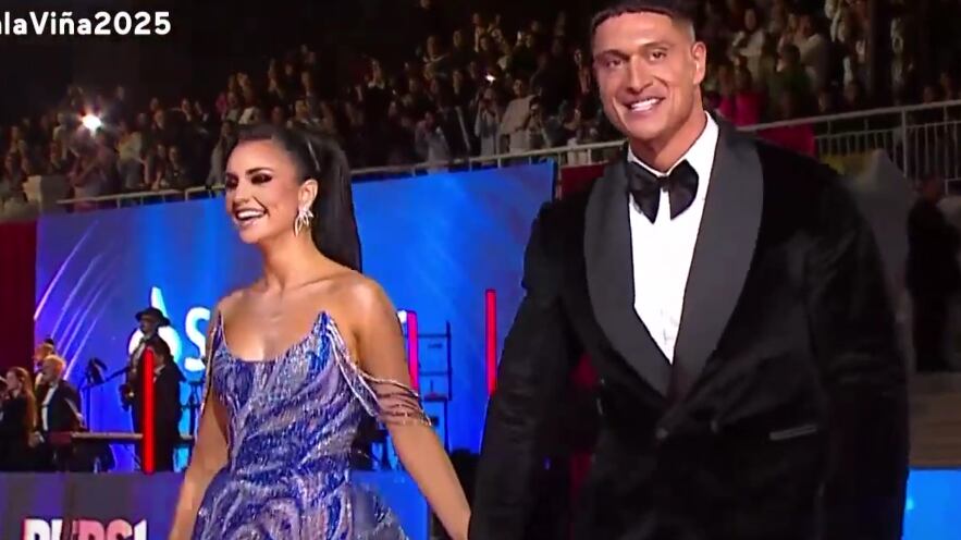 Emilia Dides y Sammis Reyes confirmaron su pololeo en la Gala de Viña del Mar.
