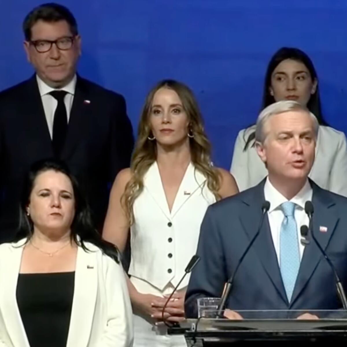 Kast presenta gabinete sin cálculos de cuotas ni presiones Kast presenta gabinete sin cálculos de cuotas ni presiones