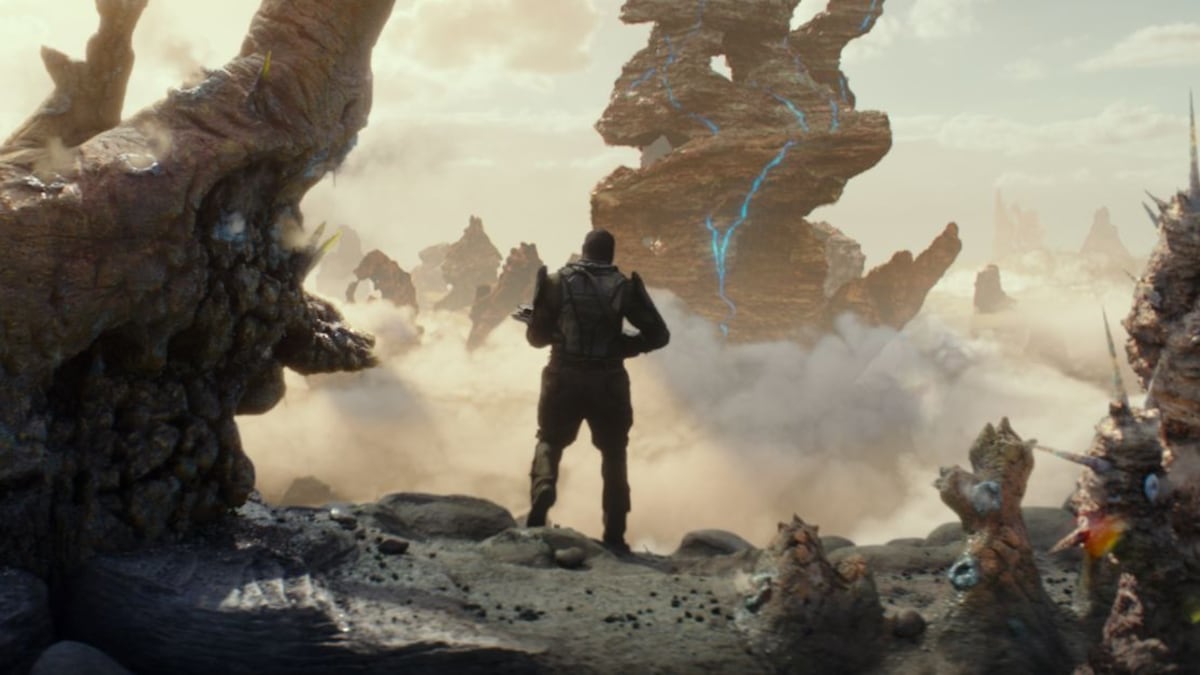 Abraham Popoola como Casca en 'Atlas'