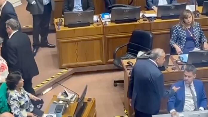 Fidel Espinoza con Daniel Manoucheri