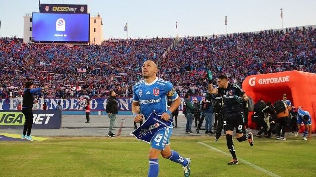 Esta tarde fueron puestas a la venta las primeras entradas disponibles para abonados y socios de la U del Superclásico ante Colo Colo en el Estadio Nacional.