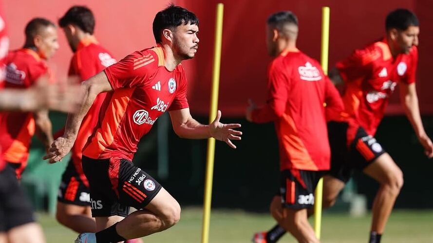 Gabriel Suazo es uno de los seleccionados nominados para la doble fecha de las clasificatorias, en junio, frente a Argentina y Bolivia.
