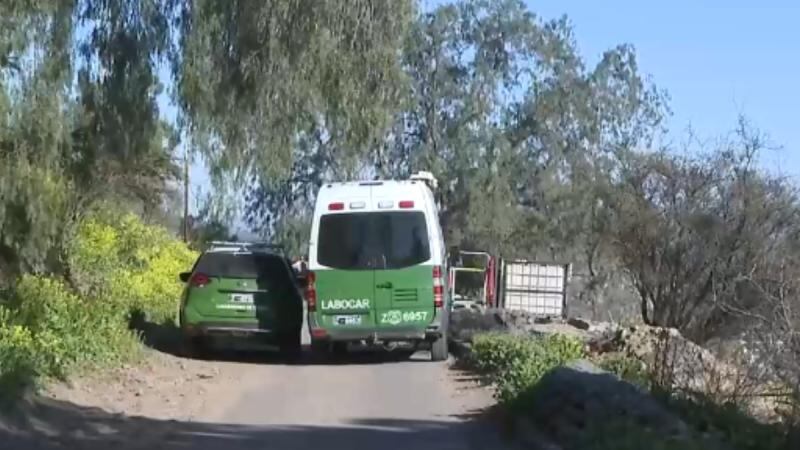 Hallan cadáver en ladera del Cerro San Cristóbal. Fotografía por T13