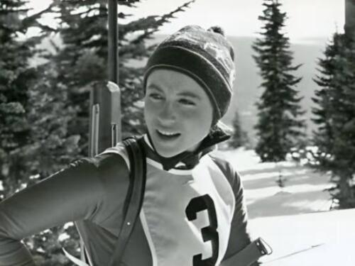 Salió a correr por la montaña y todo terminó en una pesadilla: la secuestraron y la encadenaron a un árbol