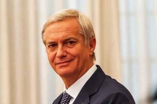 Desde Bruselas, Kast cuestiona feminismo, ambientalismo e indigenismo: “Estos ismos no buscan justicia”