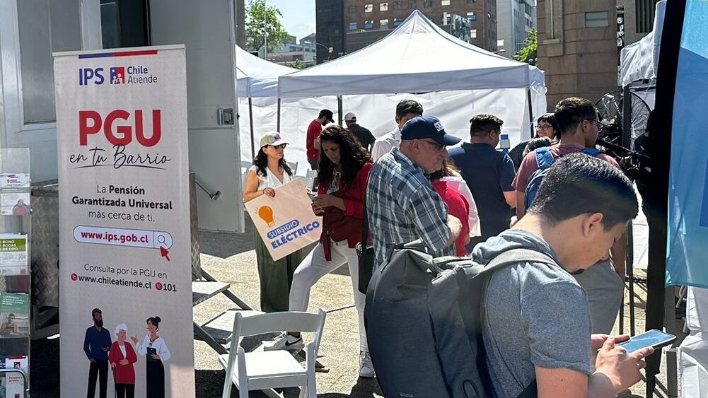 La Pensión Garantizada Universal (PGU) o el Subsidio Eléctrico son algunos de los beneficios gubernamentales que buscan apoyar a las personas más carenciadas en el país.