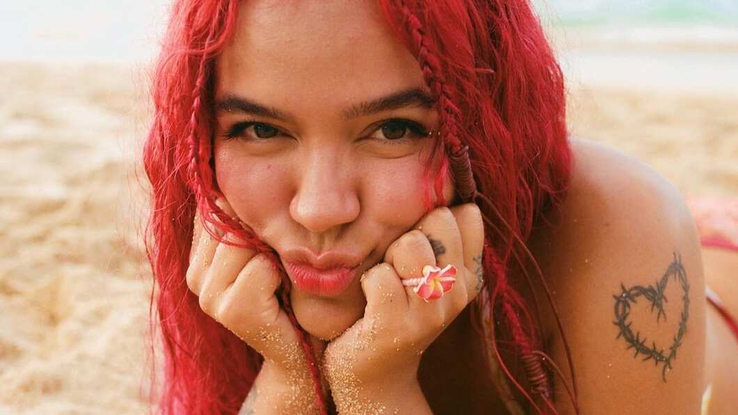 La cantante colombiana relató en su entrevista con la revista GQ un episodio que involucró a su familia con el narcotraficante Pablo Escobar.