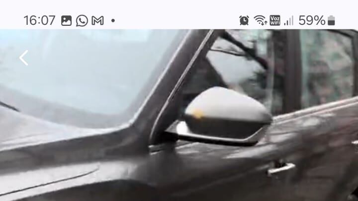 Tiktoker argentina denuncia haber sido mojada por un auto en Concepción.