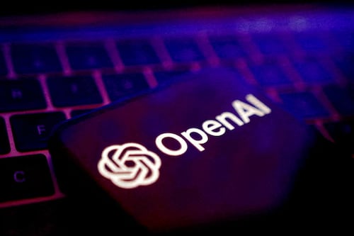 ¿Se diversifican? OpenAI estaría entrando a un nuevo negocio a fines de este año: Los auriculares