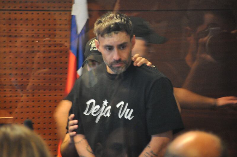 El octavo juzgado de garantía realiza la audiencia de detención y formalización del ex futbolista Jorge Valdivia por presunto delito sexual.
FOTO: VICTOR HUENANTE / AGENCIAUNO