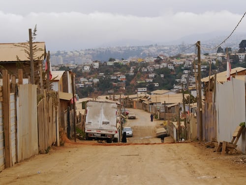 Vergüenza nacional: hay casi siete mil familias más en campamentos de 2023 a 2025