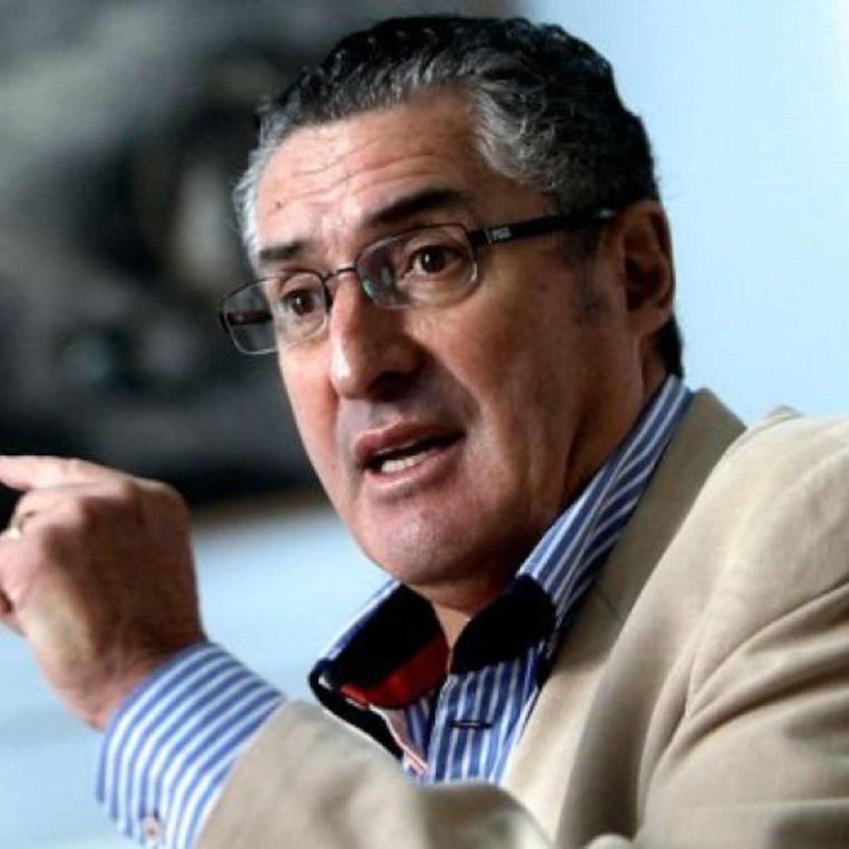 Formalizan a exsenador Jorge Pizarro por conducir ebrio y chocar en Vitacura Formalizan a exsenador Jorge Pizarro por conducir ebrio y chocar en Vitacura