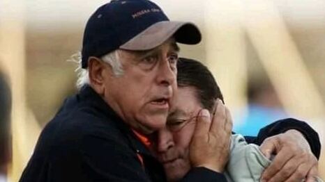 El extécnico de la Selección de Chile y otros clubes nacionales se mantiene internado en un recinto hospitalario luego de presentar una severa descompensación el pasado fin de semana.