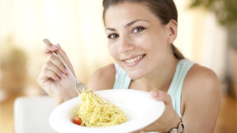 Comer pasta fría o recalentada es mejor para la salud.