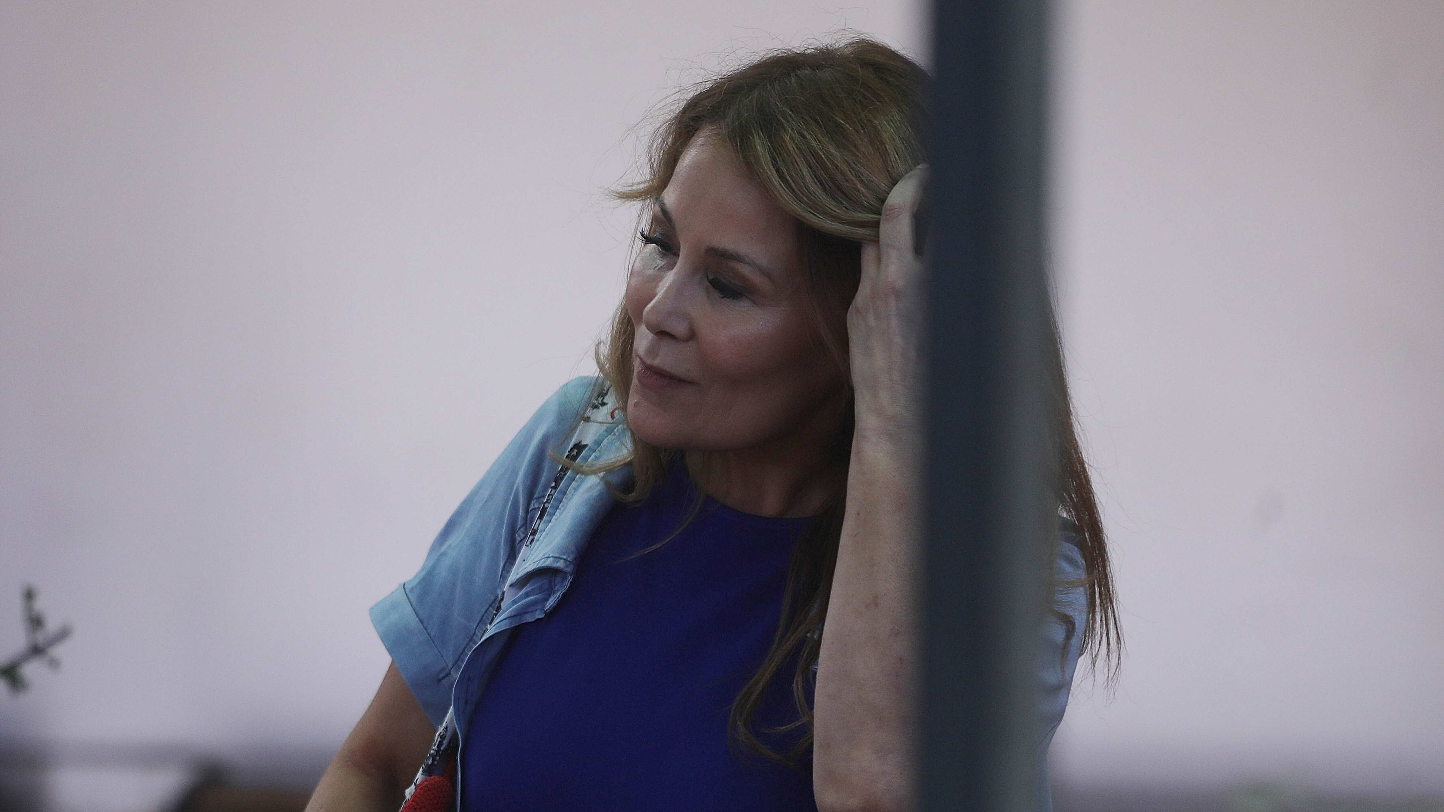 Cathy Barriga sale de la Cárcel de San Miguel para cumplir en arresto Domiciliario | 17 de febrero de 2025/SANTIAGO
La ex alcaldesa de Maipu, Cathy Barriga sale de la cárcel de San Miguel para cumplir en arresto Domiciliario en su domicilio.
FOTO: SEBASTIAN BELTRAN GAETE / AGENCIUNO