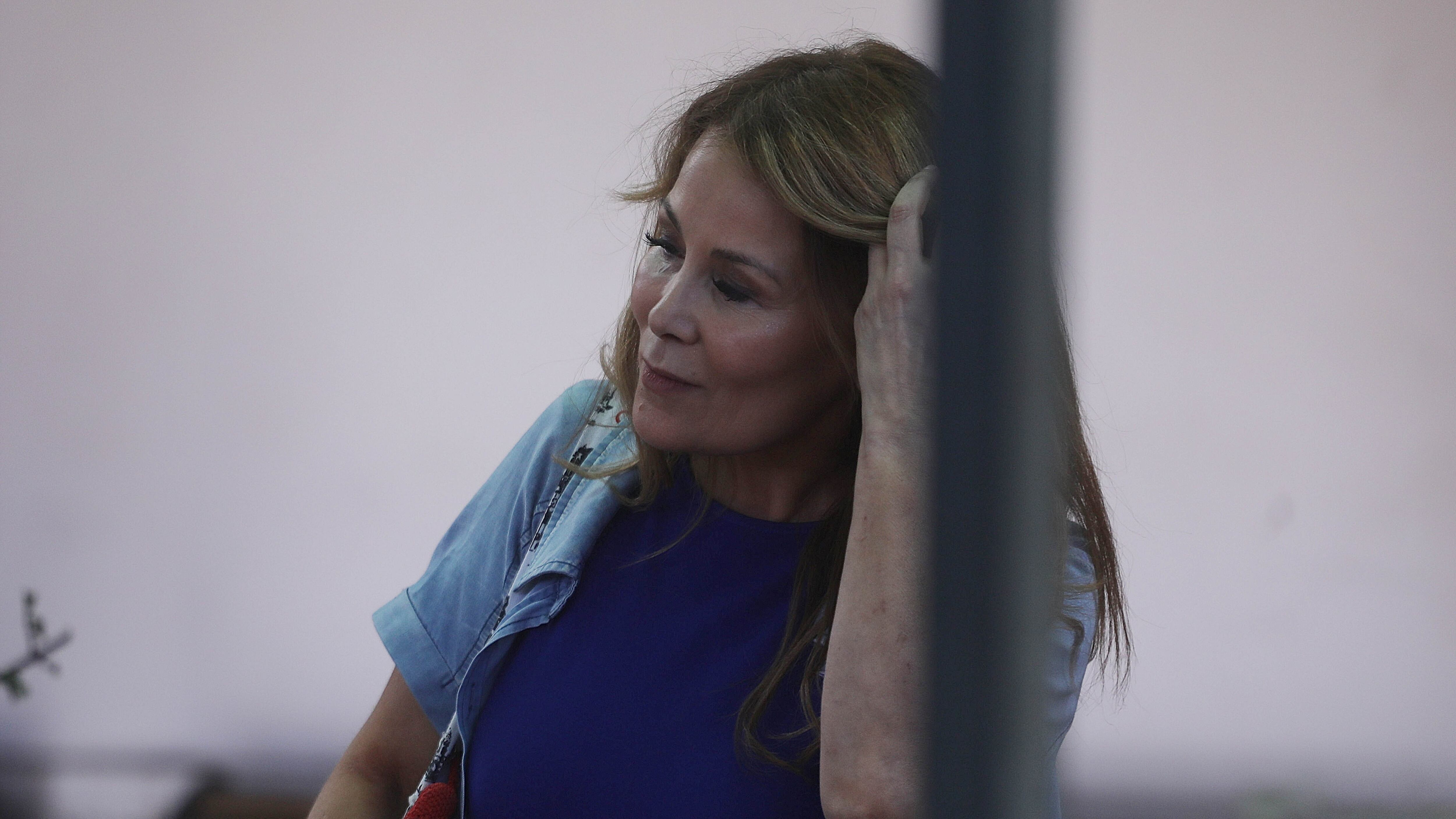 Cathy Barriga sale de la Cárcel de San Miguel para cumplir en arresto Domiciliario | 17 de febrero de 2025/SANTIAGO
La ex alcaldesa de Maipu, Cathy Barriga sale de la cárcel de San Miguel para cumplir en arresto Domiciliario en su domicilio.
FOTO: SEBASTIAN BELTRAN GAETE / AGENCIUNO