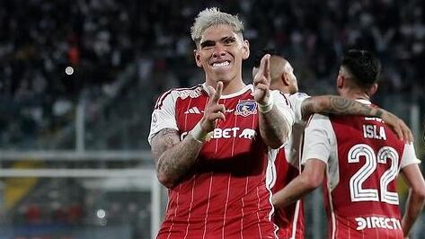 El jugador de Colo Colo se bajó de la selección por "problemas familiares", sin embargo, este fin de semana fue viralizada una fotografía suya visitando el Circo de Los Tachuelas.