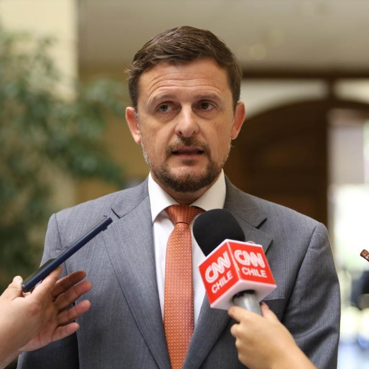 Diputado Schubert busca combatir consumo de drogas en escolares Diputado Schubert busca combatir consumo de drogas en escolares