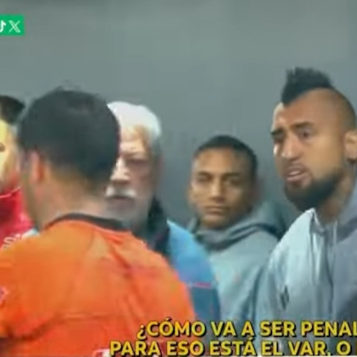 Advierten posible suspensión de Arturo Vidal por insultos a Felipe González Advierten posible suspensión de Arturo Vidal por insultos a Felipe González