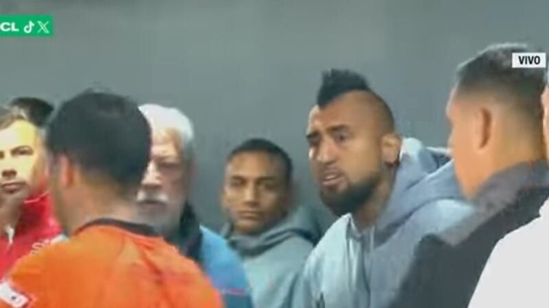 Exintegrante del tribunal disciplinario de la ANFP advierte que insultos de Arturo Vidal a Felipe González podrían costarle al menos “cinco partidos de suspensión”