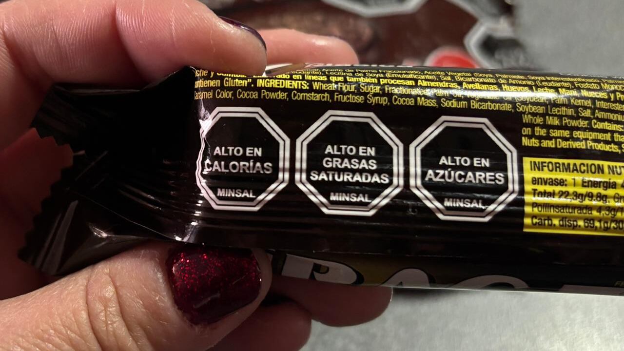 Empresas arremetieron contra el Minsal y la ministra Aguilera