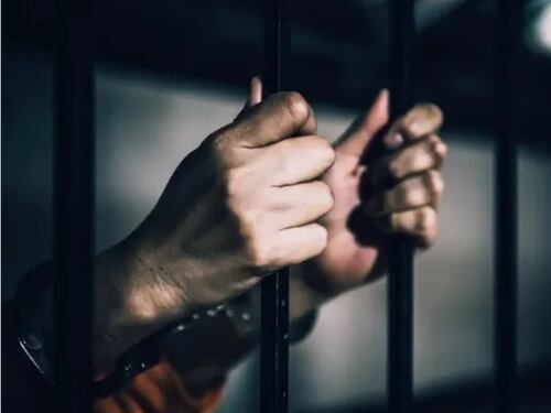 Primer informe sobre victimarios de femicidio en Chile: 74,2% de los autores registraba antecedentes penales