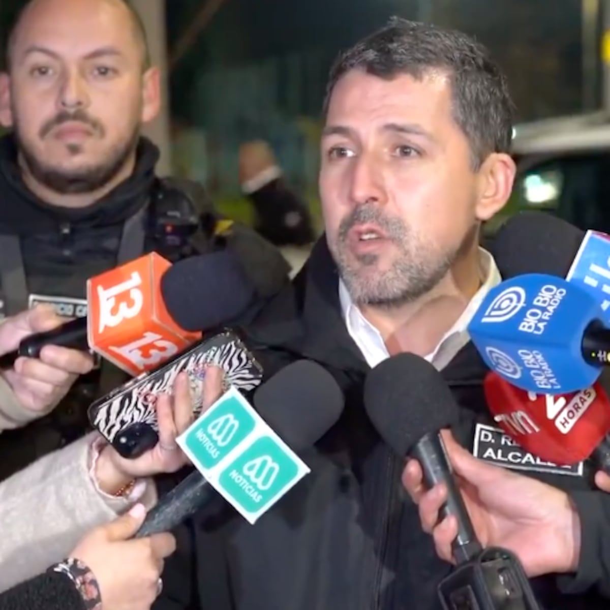 Inspector municipal detenido tras fiscalizar a carabinero de civil Inspector municipal detenido tras fiscalizar a carabinero de civil