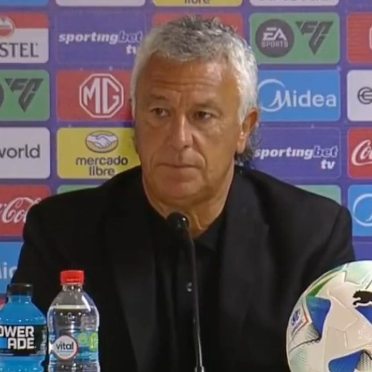 Gorosito pierde el control y lanza insulto en conferencia de prensa Gorosito pierde el control y lanza insulto en conferencia de prensa